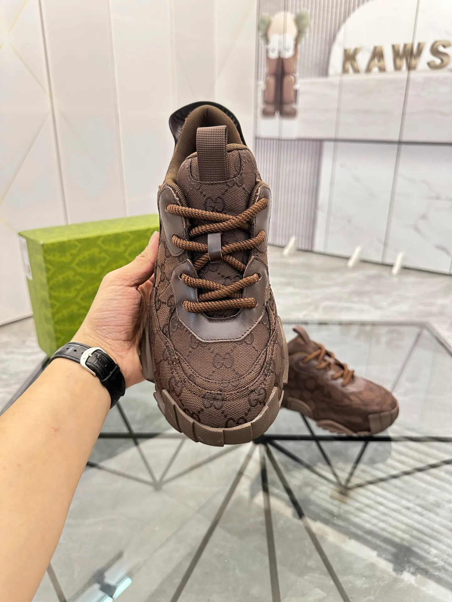 Men's shoes for sale 💰: 💰P580¥ Product trademark: Gucci* "Gucci*" low-top casual shoes Regular size: 38-45 (can be customized to 46) Large size Product materials: Upper imported cowhide stitching original material, breathable lining, original outsole. No.: 0008